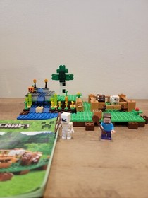 LEGO Minecraft The Farm 21114 - Complete w/ Manual