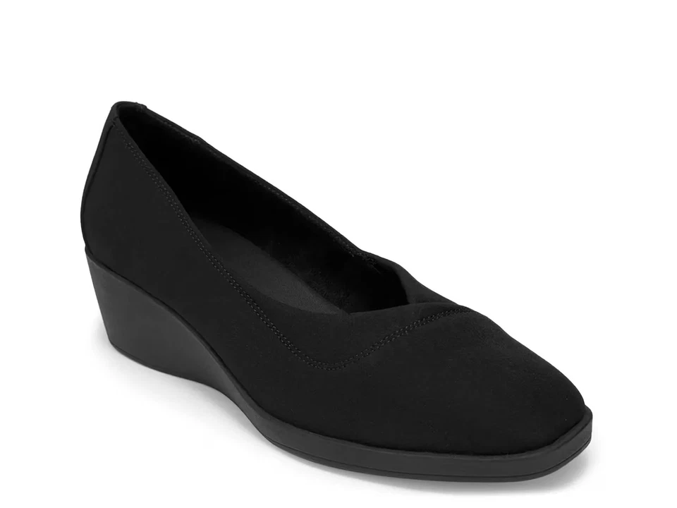 Woman's Dress Shoes Aerosoles Taka Wedge Pump - Image 1 of 1