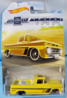 Hot Wheels ~ Camionetas Chevrolet 100 años ~ Camioneta Chevy '62 personalizada ~ Amarillo ~ Nuevo en paquete Foto 1 de 4