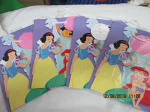 4 SCHNEEWITTCHEN GESCHENKTÜTEN WEIHNACHTEN DISNEY ACADEMY GRÜSSE KLEINE GRÖßE - Bild 1 von 4