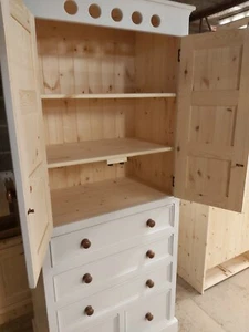 HANDMADE SOLID PINE PANTRY CUPBOARD/LINEN PRESS. - Picture 1 of 6