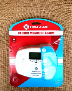 First Alert CO615 Carbon Monoxide Alarm - Picture 1 of 5