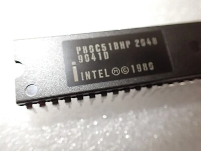 Intel P80C51BHP Microcontroller DIP40 - Image 1 of 4