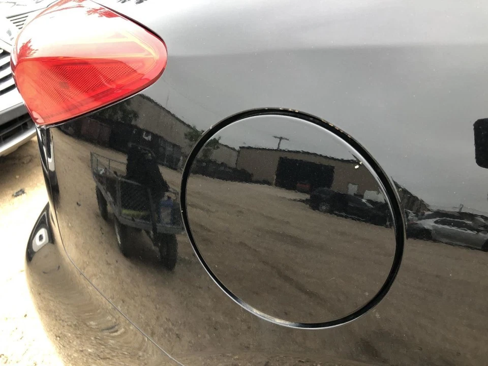 Infiniti QX50 2016 llenado de combustible tapa de gas puerta 944232 Foto 1 de 1