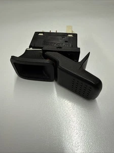 Ford Fiesta Mk1 Mk2 Switch Assembly Rear Heated Screen Genuine Ford 6137354 - Picture 1 of 4