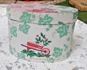 ANTIQUE PRIMITIVE WALLPAPERED BAND BOX W NEWSPRINT LINING - Picture 1 of 11