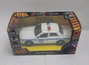 Jada HERO PATROL Miami Police Department Crown Victoria Police Interceptor 1:43 - Picture 1 of 4