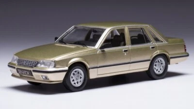 MODELLINO AUTO STATICO DIECAST OPEL SENATOR A2 1983 BEIGE MODELLISMO SCALA 1:43 - Immagine 1 di 4