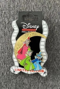 DISNEY DSSH HALBMONDMONDE FLORA FAUNA & MERRYWEATHER DORNRÖSCHEN LE 300 ANSTECKNADEL - Bild 1 von 6