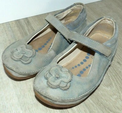 Zapatos Mary Jane de cuero gris aire activo Clarks estrechos talla 10F 10 para niñas jóvenes Foto 1 de 4