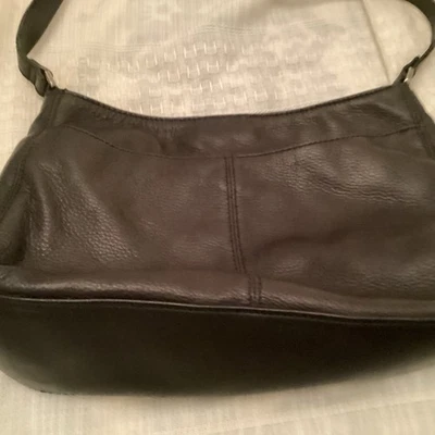 St. John's Bay все черный мягкий кожаный наплечная сумка - Изображение 1 из 4