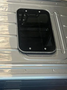 Dachfenster / Dachfenster 970 mm x 530 mm Glas Pop Up Dachfenster Van Wohnmobil - Bild 1 von 10