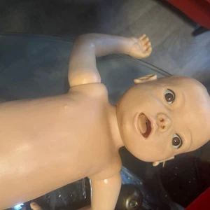 Vintage Baby Anne Benetzung Krankenhaus Training Puppe Laerdal Medical 21" anatomisch - Bild 1 von 7