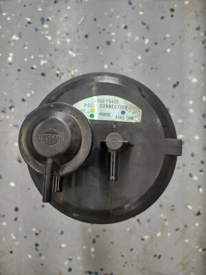 Bote de carbón Nissan 300ZX OEM 14950 F5400 V30 2+0 automático (base tiene fugas Foto 1 de 4