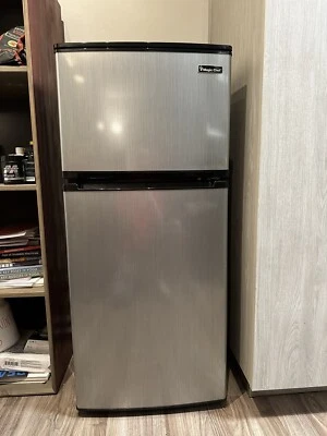 mini nevera con congelador 2 puertas usada Foto 1 de 4