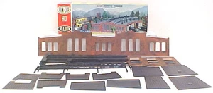 Heljan B802 HO Steam Locomotive Roundhouse Building Kit - Picture 1 of 2