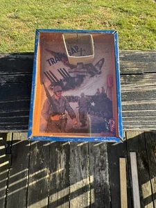 Vintage 50er Jahre Militär Geschicklichkeitsspiel Tablett Japan mit Kugeln - Zero Plane Art - Bild 1 von 10