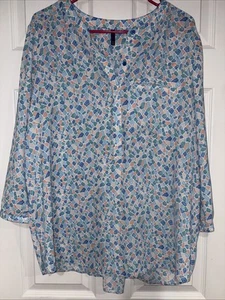 Blusa NYDJ XL blu rosa stampa grafica plissettata schiena manica 3/4 top con bottoni - Foto 1 di 4