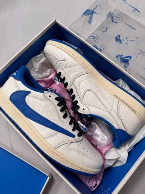 DISEÑO DE FRAGMENTO X T. SCOTT X NIKE JORDAN 1 LOW OG SP 'VELA AZUL MILITAR' Foto 1 de 4