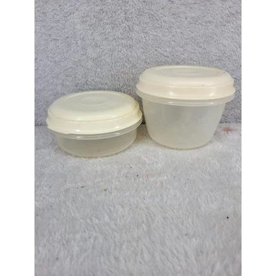 Juego de 2 recipientes de almacenamiento de alimentos Rubbermaid Servin Saver transparentes Foto 1 de 4
