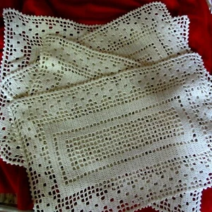 MENGE 4 HANDGEHÄKELTE PLATZSETS -- 12" X 16" -- ELFENBEIN - EINFACH SCHÖN - Bild 1 von 7