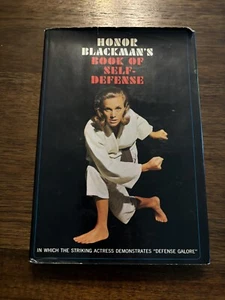 Honor Blackman's Book of Self-Defense 1st Edition Hardcover 1965 - Bild 1 von 12
