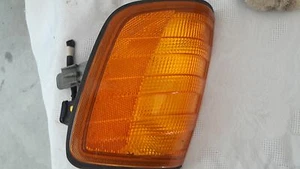 86 87 88 89 90 91 92 93 MERCEDES BENZ 300E 400E 300D 260E LEFT SIDE MARKER LAMP - Picture 1 of 2