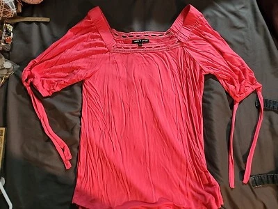 Blusa estilo manga cuarto talla mediana rosa cuadrada cable y calibre Foto 1 de 4