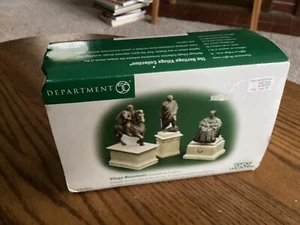 Dept 56 Christmas in the City VILLAGE MONUMENTS Accessory (#56.55524) - Retired - Picture 1 of 3