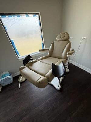 Silla de examen hidráulica con agitadores Foto 1 de 4