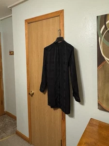 Vestido Camisa Chico's Talla 1 (Talla 8-10) Negro Sólido Manga Larga Hasta la Rodilla - Usado en Excelente Condición - Imagen 1 de 4