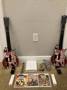 Pacchetto Console Wii Guitar Hero Giochi + Controller + Chitarra + Cavi + Testato!! - Foto 1 di 12