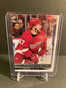 2018-2019 Upper Deck Hockey Filip Hronek RC Young Guns Detroit Red Wings - Picture 1 of 2