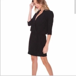 Vestido Amanda Uprichard Venus Negro Pequeño Profundo Cuello en V Mini - Imagen 1 de 8