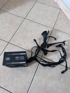 Cooler Master 700w - Photo 1/4