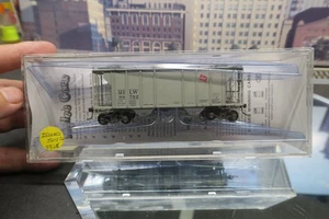 KADEE CARS HO SCALE #8326 MILWAUKEE ROAD #99762 PS-2 2 BAY COVERED HOPPER ! - Picture 1 of 19