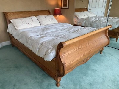 OAKWOOD INTERIORS VERSAILLES "SLEIGH BED" QUEEN SIZE, SOLID CARVED RED OAK, USA - Image 1 of 4