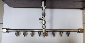 1/4" Swagelok Analytical Gas Manifold - 8 port - Picture 1 of 1