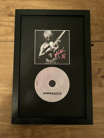 SIGNED / AUTOGRAPHED MACHINE GUN KELLY MAINSTREAM SELLOUT GLASS FRAMED CD + COA Cover