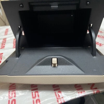 2011-17 Nissan Quest Box Center  685601JA0A OEM See Pics. — 第 1/4 张图片