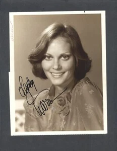 Lesley Ann Warren - Signed Autograph 7x9 TV Still - Victor Victoria - Picture 1 of 2