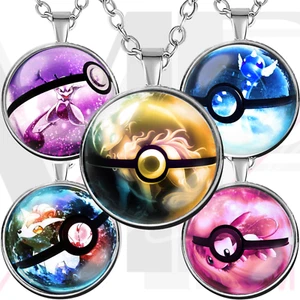 Collana Ciondolo Pokemon Cabochon Catena Argento Eeveelution Mew DENTRO UNA POKEBALL - Foto 1 di 13