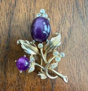 Vintage Coro Purple Moonglow Lucite Flower Brooch Signed 1950s Gold Tone Crystal - Picture 1 of 7