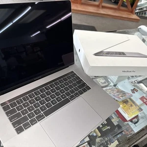 MacBook Pro 15 Zoll A1990 2,2GHz 16gb Radeon Pro 256gb lässt sich nicht einschalten LESEN* - Bild 1 von 9