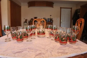 Libbey Holly & Berries Vintage Christmas Glasses & Ice Bucket 26 Piece Grouping - Picture 1 of 12