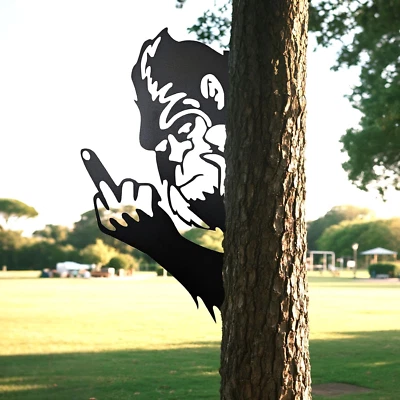 Peaking a Boo Flipping Off Bigfoot Animal Metal Sign Art Ornament, Middle Finger — 第 1/4 张图片