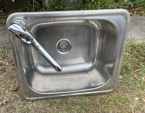 Metal sink Used - Picture 1 of 6