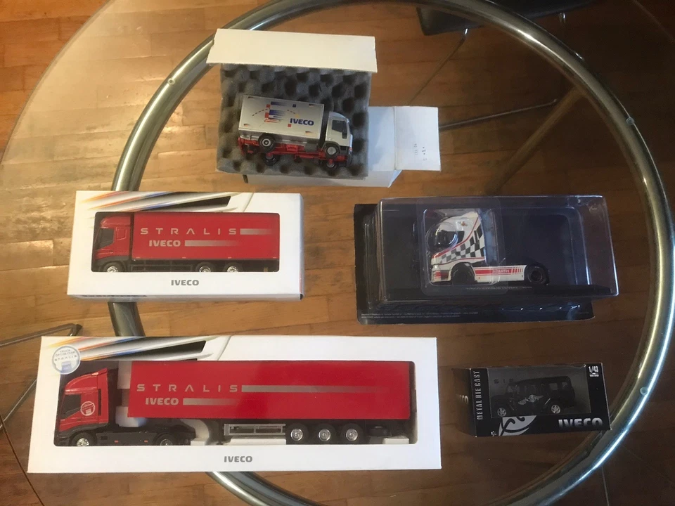 Lotto Iveco N.3 Stralis+ N.1 Massif 1/43+ N.1 Eurocargo 1/50 New MISB VD foto - Immagine 1 di 4