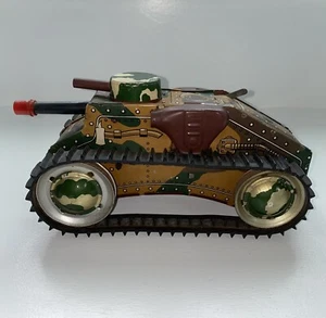 Vintage Marx E12 Tin Wind Up Army Tank Toy. Sold As Is. Unsure If Works Properly - Picture 1 of 8