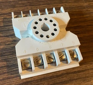 Curtis CUS11 11-Pin Tube Socket - Picture 1 of 2